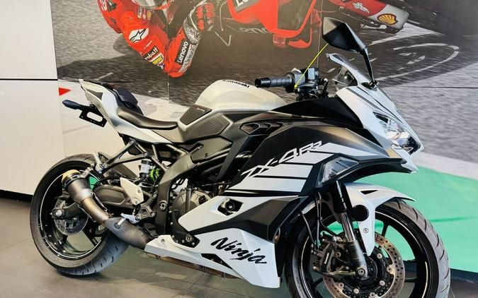 2025 Kawasaki NINJA® ZX™-4RR ABS