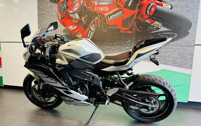 2025 Kawasaki NINJA® ZX™-4RR ABS