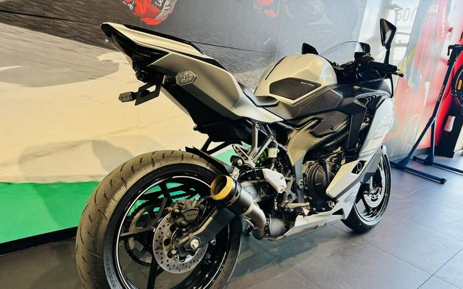2025 Kawasaki NINJA® ZX™-4RR ABS