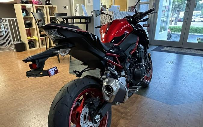 2024 Kawasaki Z900 ABS Candy Persimmon Red/Ebony