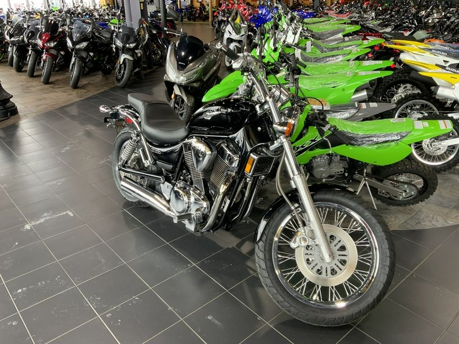 2005 Suzuki Boulevard S83