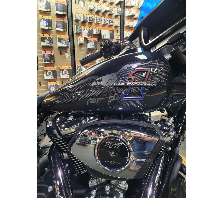 2026 Harley-Davidson® Street Glide® Midnight Ember Chrome Trim