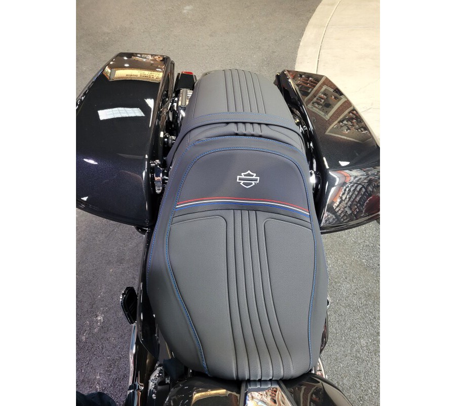 2026 Harley-Davidson® Street Glide® Midnight Ember Chrome Trim