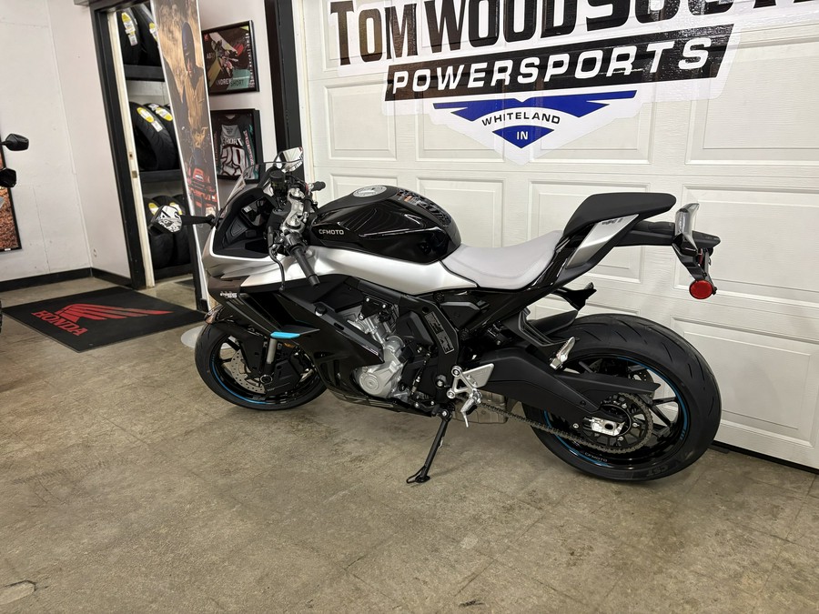 2026 CFMOTO 675SS