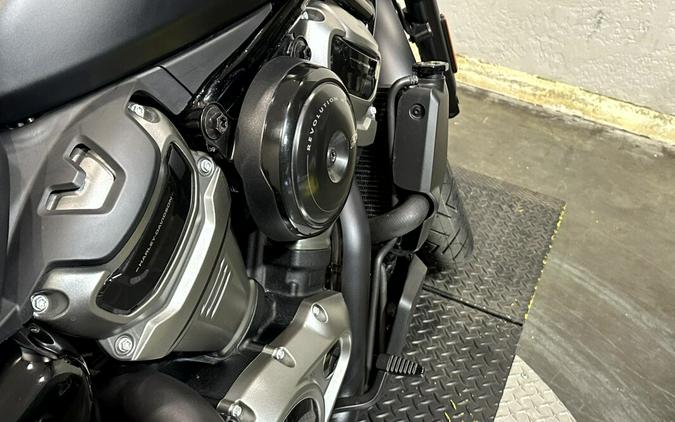 Harley-Davidson® Nightster™ Special 2023 RH975S 314660B BLACK DENIM