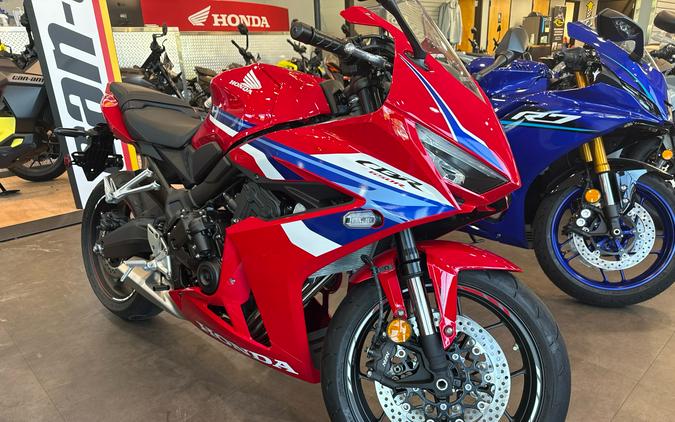 2026 Honda CBR650R E-Clutch
