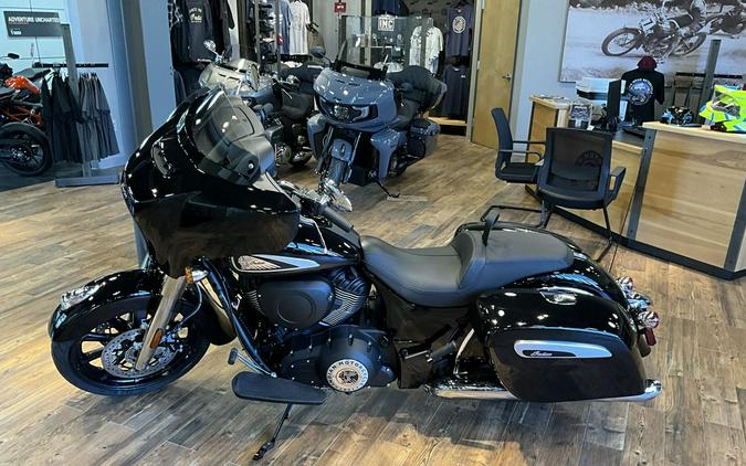 2024 Indian Motorcycle® Chieftain® Black Metallic