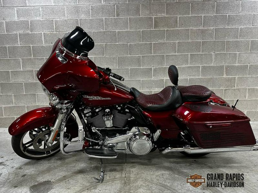 2017 Harley-Davidson® FLHX - Street Glide®