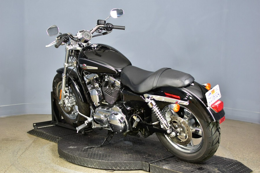 2015 Harley-Davidson 1200 Custom