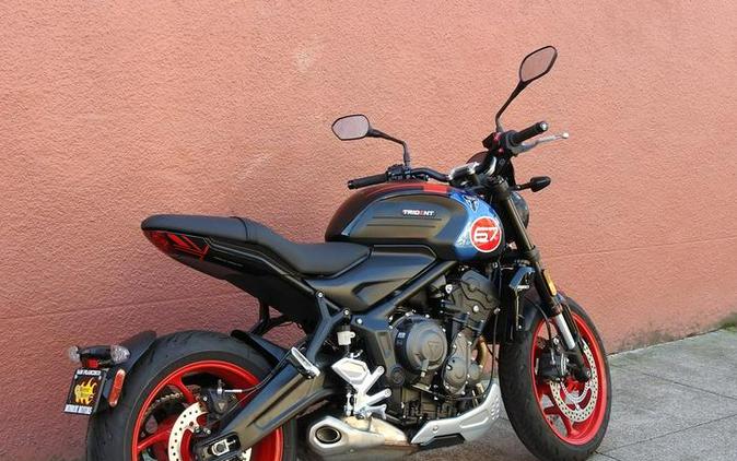 2026 Triumph Trident 660 Triple Tribute Edition Sapphire Black and Cobalt Blue