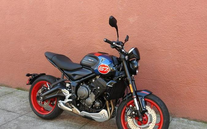 2026 Triumph Trident 660 Triple Tribute Edition Sapphire Black and Cobalt Blue