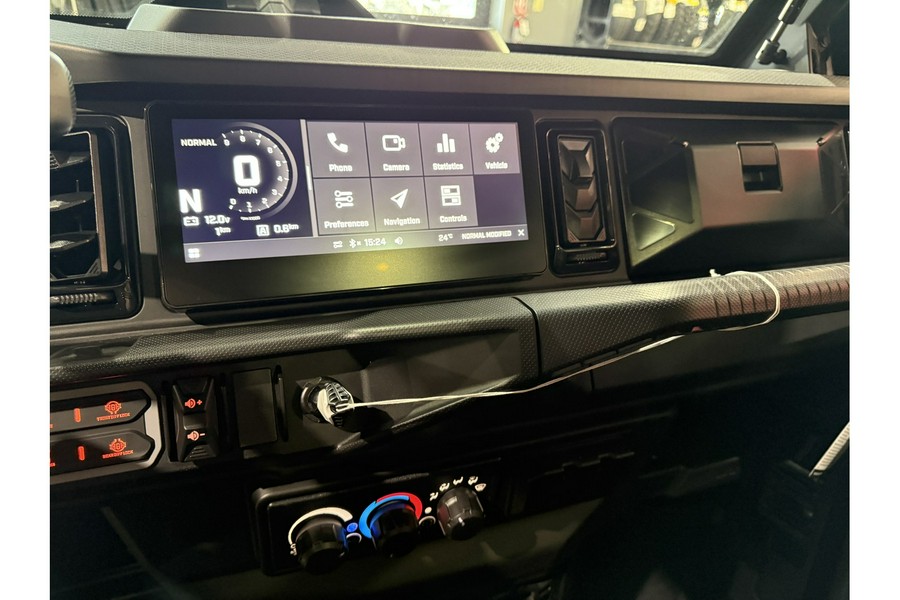 2026 Can-Am DEFENDER LIMITED HD11