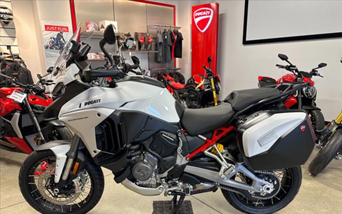 2024 Ducati Multistrada V4 S Travel & Radar