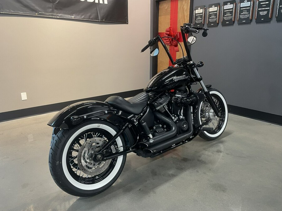 2018 Harley-Davidson® Street Bob® Vivid Black