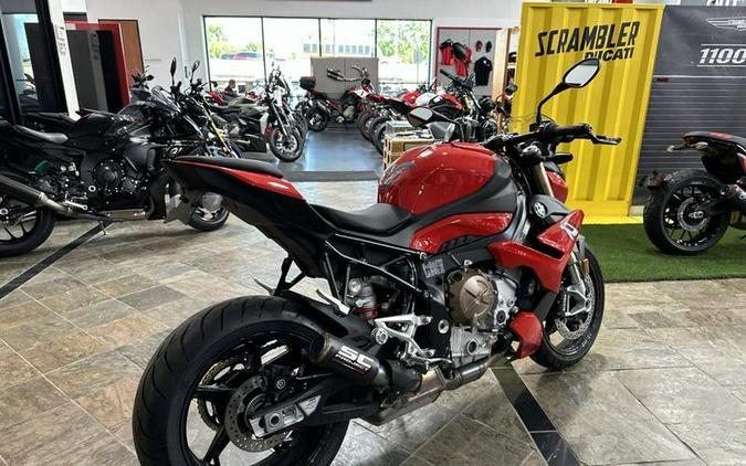 2022 BMW S 1000 R Racing Red