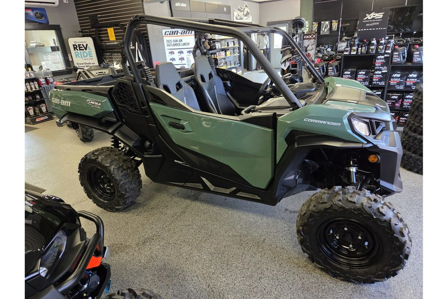 2025 Can-Am COMMANDER DPS 700