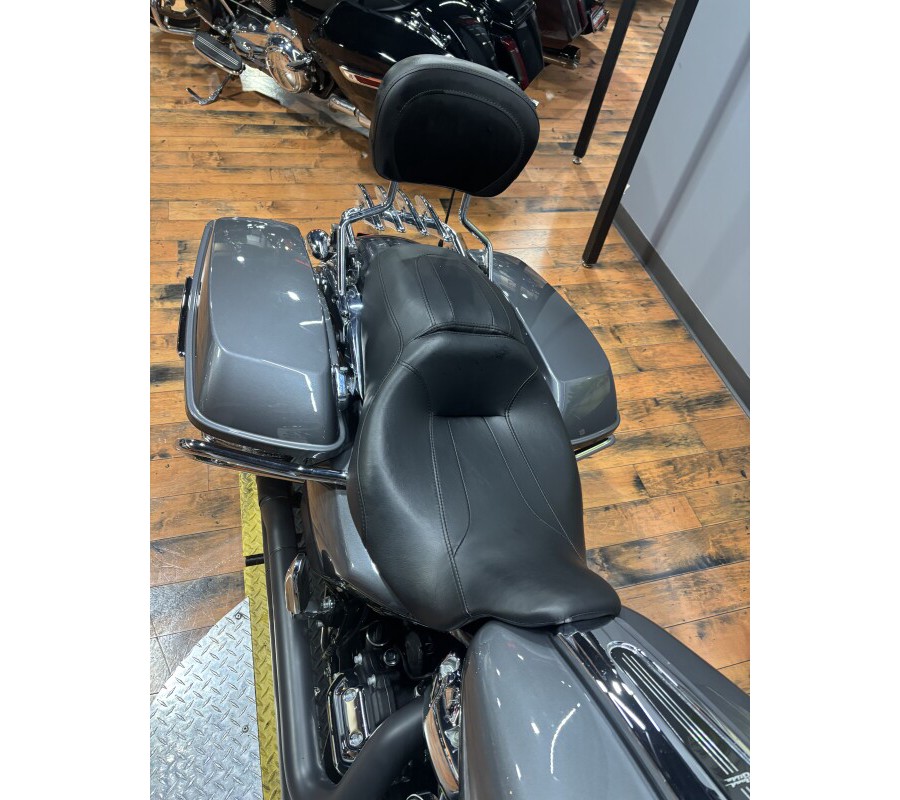 2021 Harley-Davidson® Road Glide® GAUNTLET GRAY METALLIC