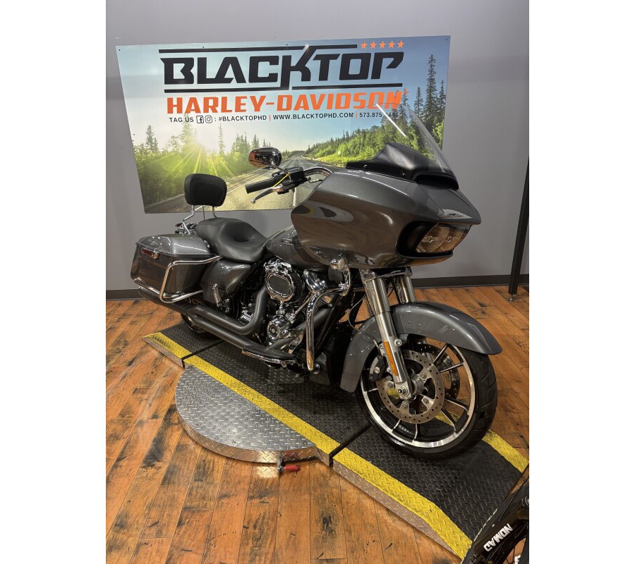 2021 Harley-Davidson® Road Glide® GAUNTLET GRAY METALLIC