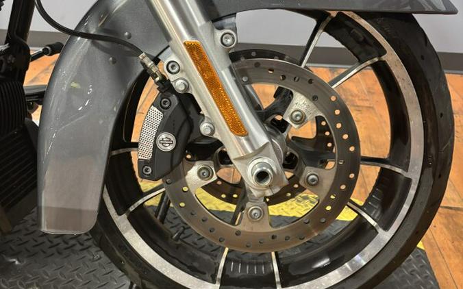 2021 Harley-Davidson® Road Glide® GAUNTLET GRAY METALLIC