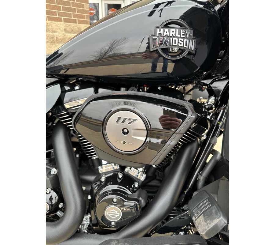 2026 Harley-Davidson® Road Glide Limited Vivid Black Black Trim