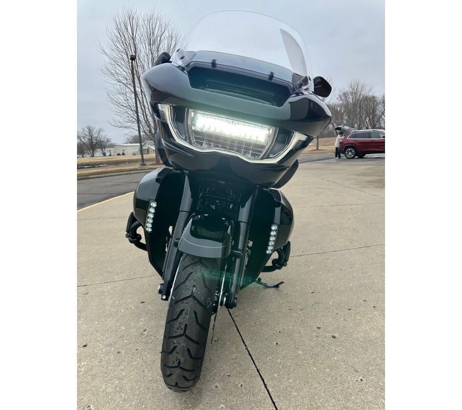 2026 Harley-Davidson® Road Glide Limited Vivid Black Black Trim