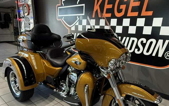2023 Harley-Davidson® Tri Glide® Ultra Prospect Gold/Vivid Black