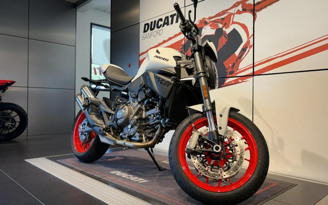 2027 Ducati MONSTER PLUS