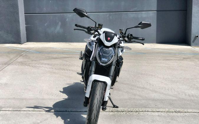2027 Ducati MONSTER PLUS