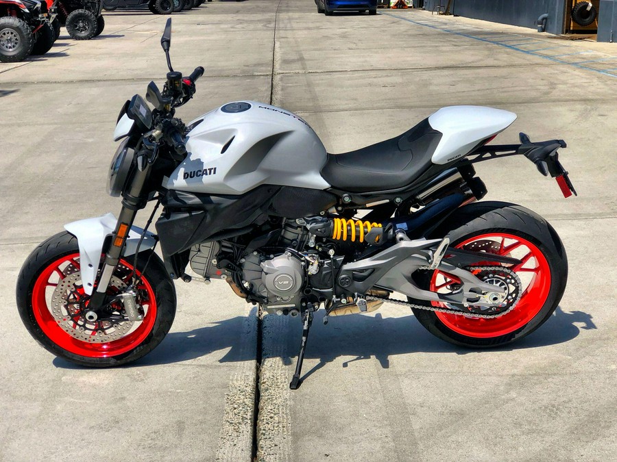 2027 Ducati MONSTER PLUS