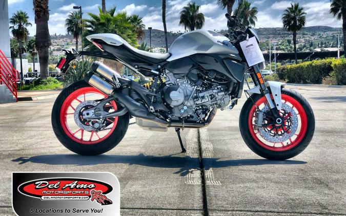 2027 Ducati MONSTER PLUS