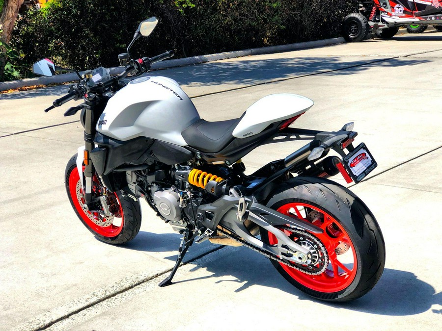 2027 Ducati MONSTER PLUS