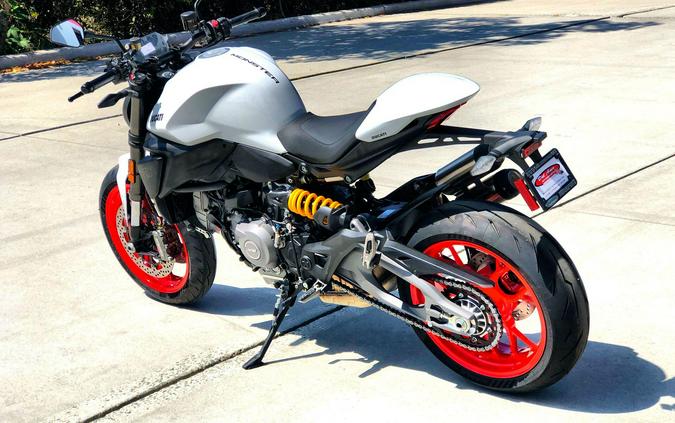 2027 Ducati MONSTER PLUS