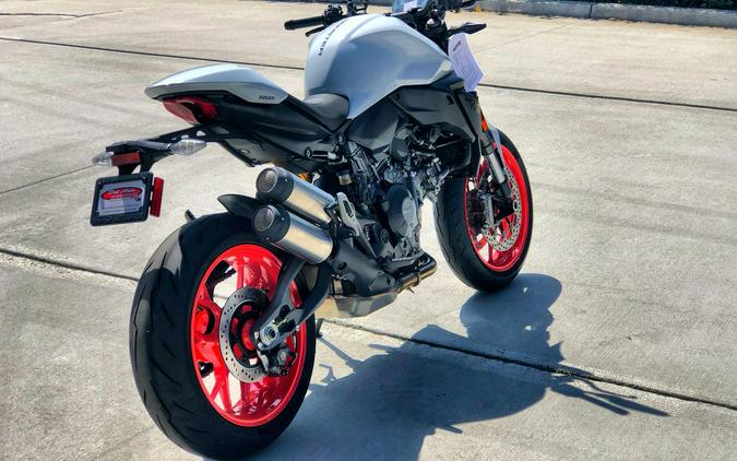 2027 Ducati MONSTER PLUS