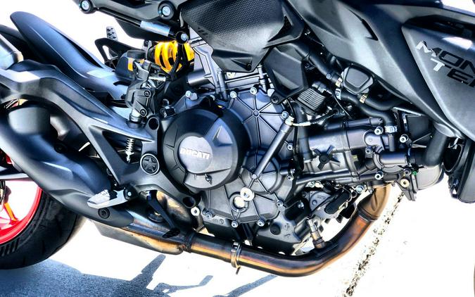 2027 Ducati MONSTER PLUS