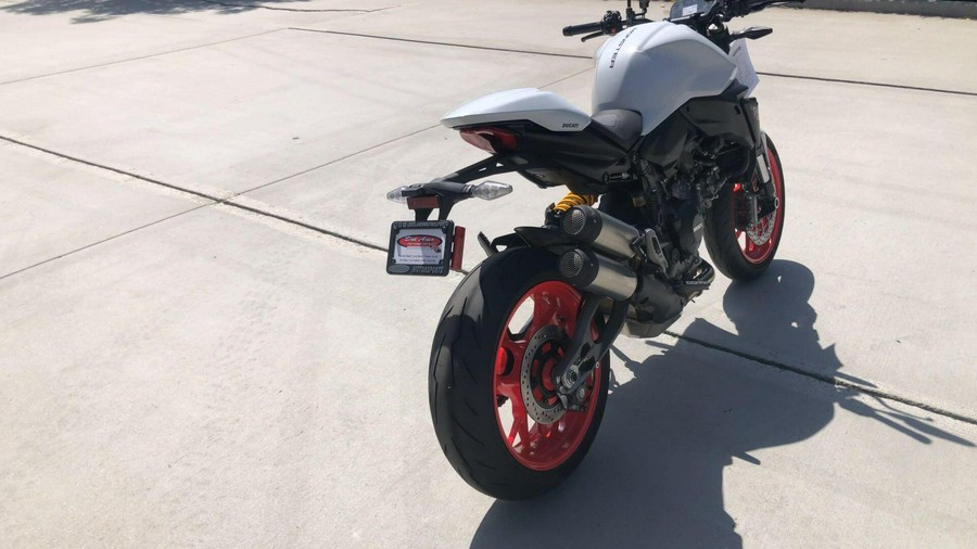 2027 Ducati MONSTER PLUS