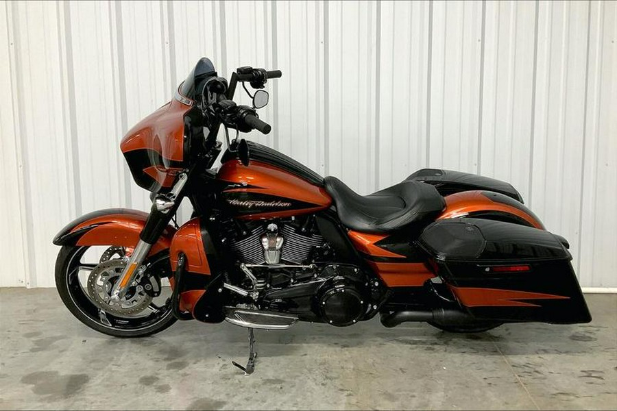 2017 Harley-Davidson® FLHXSE - CVO™ Street Glide®