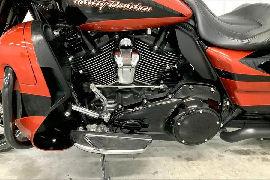 2017 Harley-Davidson® FLHXSE - CVO™ Street Glide®