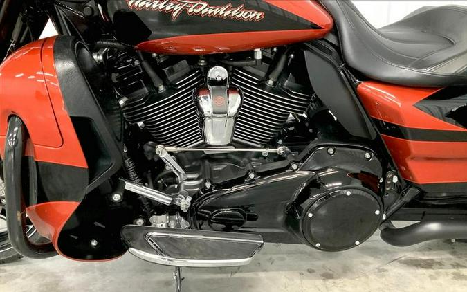2017 Harley-Davidson® FLHXSE - CVO™ Street Glide®