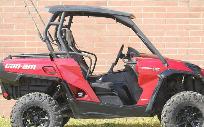 2018 Can-Am® Commander™ XT™ 800R Intense Red