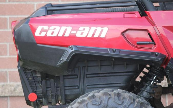 2018 Can-Am® Commander™ XT™ 800R Intense Red