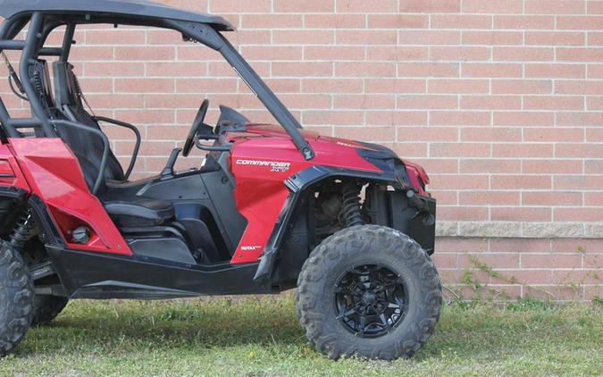 2018 Can-Am® Commander™ XT™ 800R Intense Red