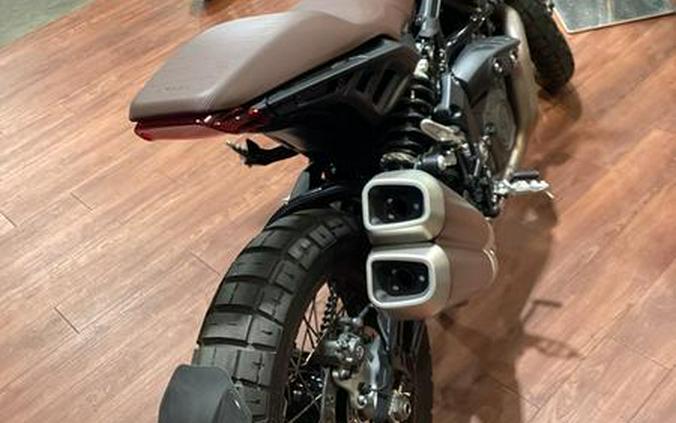 2022 Indian Motorcycle® FTR Rally Titanium Smoke