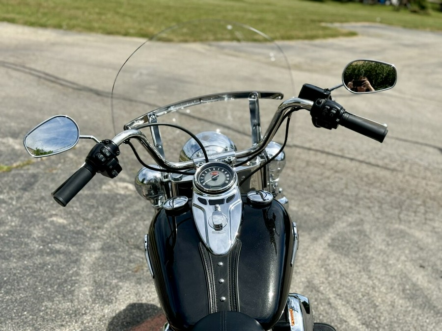 2017 Harley-Davidson Heritage Softail Classic Black Quartz