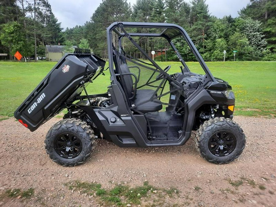 2024 Can-Am® Defender DPS HD9 Timeless Black