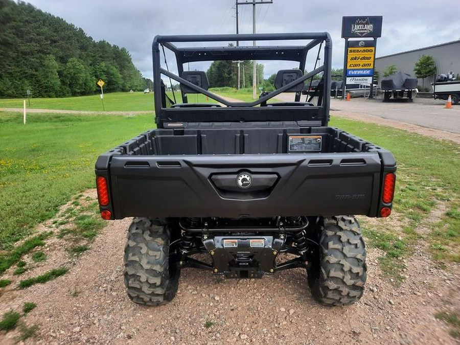 2024 Can-Am® Defender DPS HD9 Timeless Black