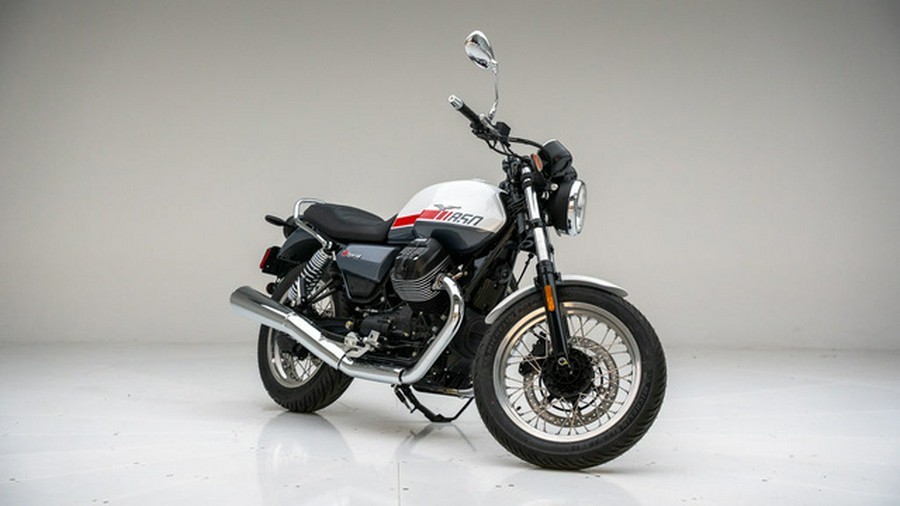 2024 Moto Guzzi V7 Special