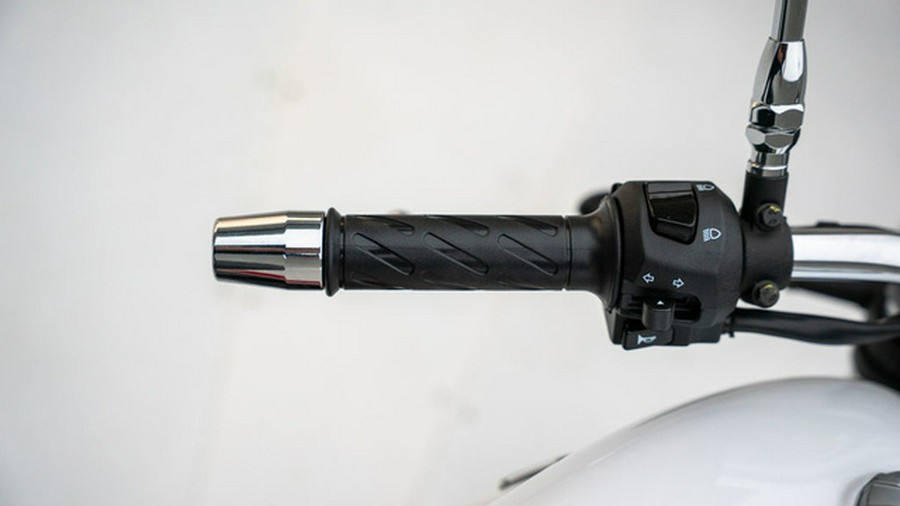 2024 Moto Guzzi V7 Special