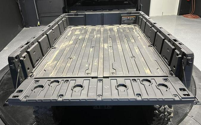2026 Can-Am® Defender 6x6 Limited HD10