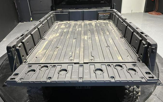 2026 Can-Am® Defender 6x6 Limited HD10