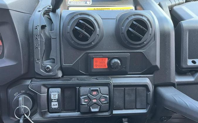 2026 Can-Am® Defender 6x6 Limited HD10